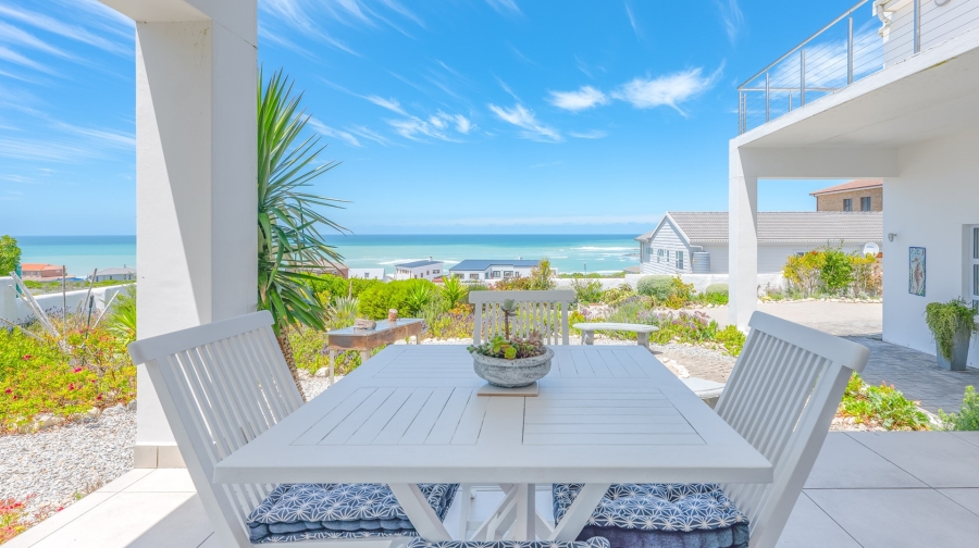 4 Bedroom Property for Sale in Oceanview Heights Western Cape